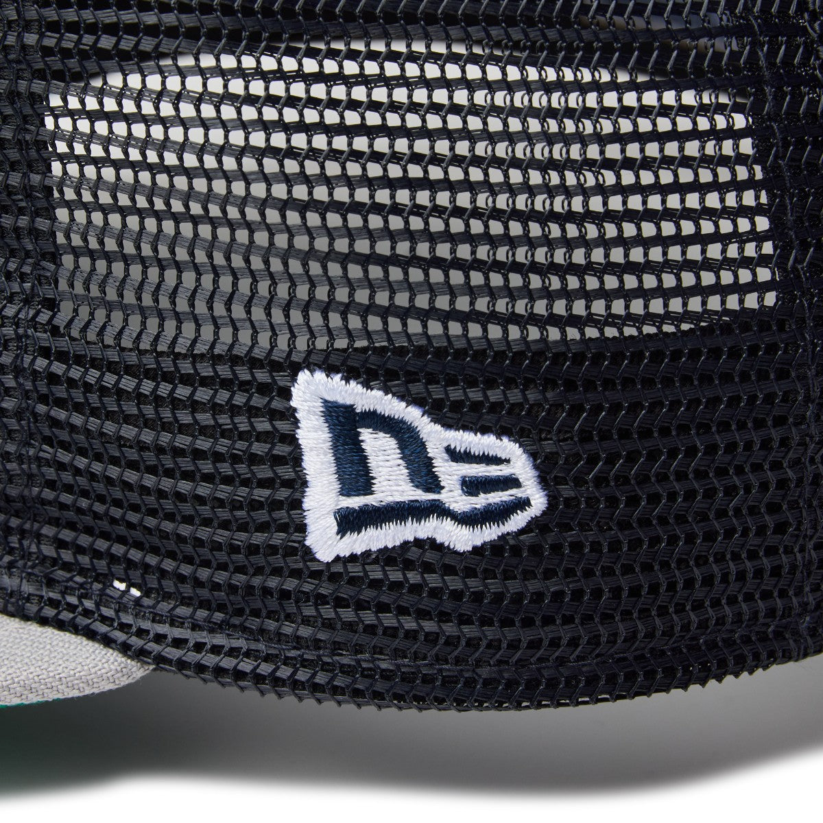 NEW YORK YANKEES ALL MESH TRACKER 9FIFTY 【6月6日以降発送予定】