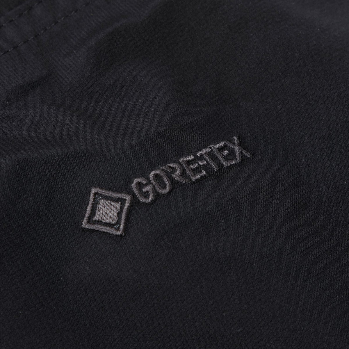 COMPILE LIGHT JACKET