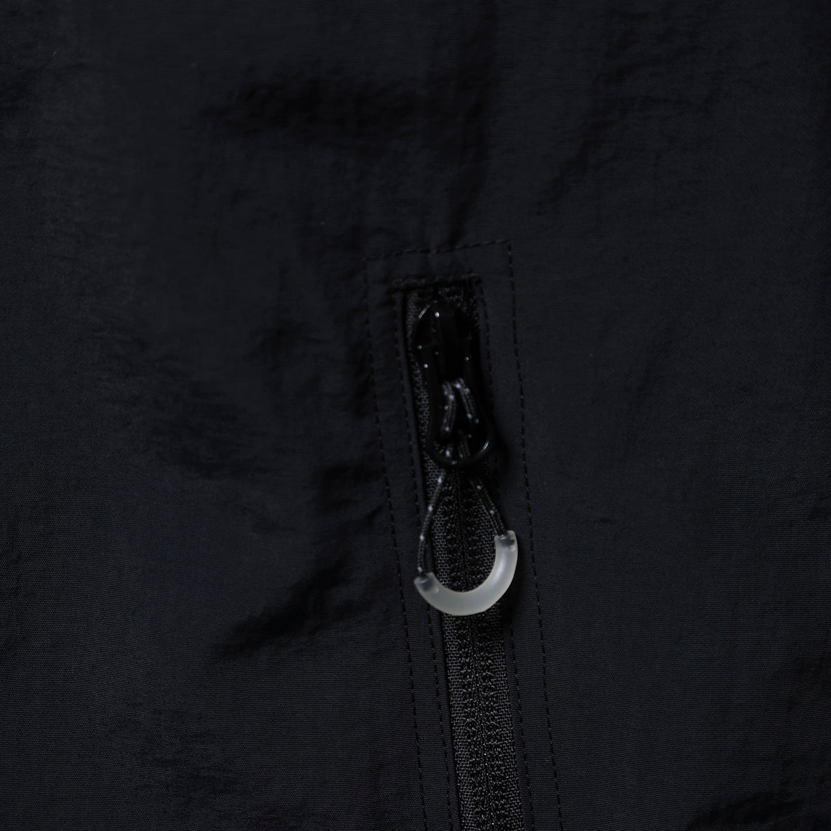 LR NYLON WINDBREAKER