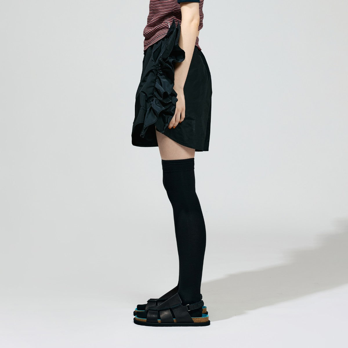 NON TOKYO FRILL TRACK SHORTS | Kinetics/Kinetics WOMEN 公式オンラインストア