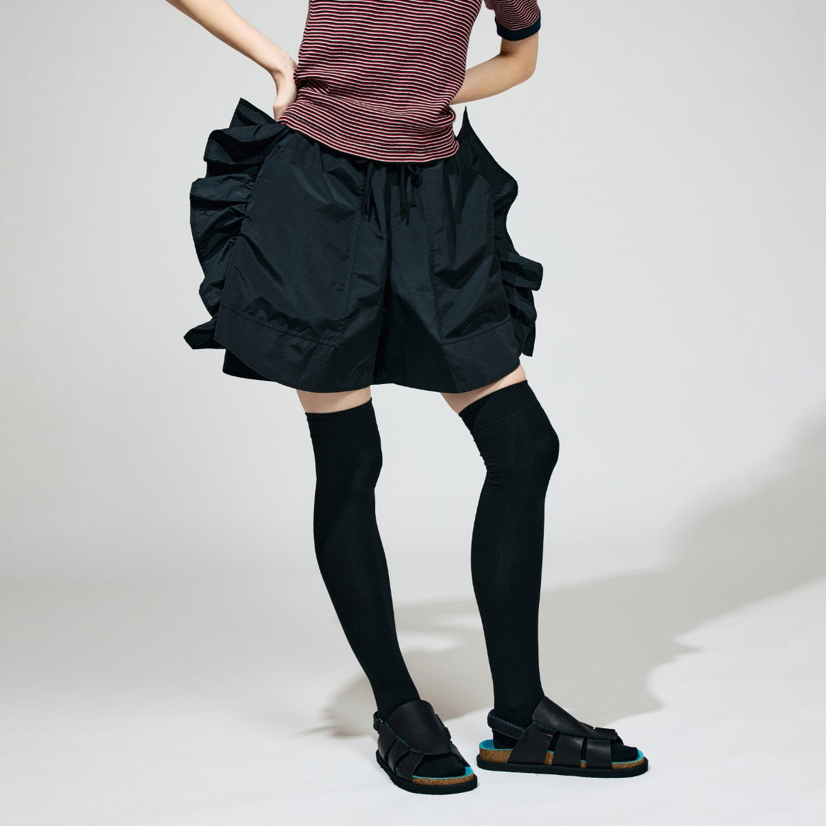NON TOKYO FRILL TRACK SHORTS | Kinetics/Kinetics WOMEN 公式オンラインストア