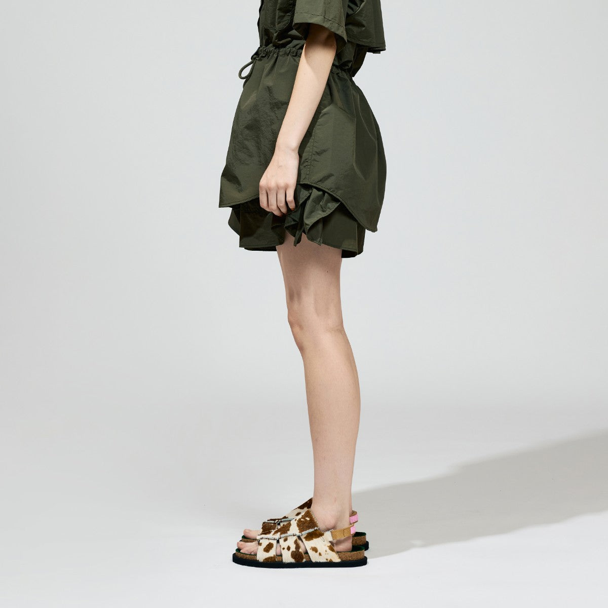 NON TOKYO FRILL TRACK SHORTS | Kinetics/Kinetics WOMEN 公式オンラインストア