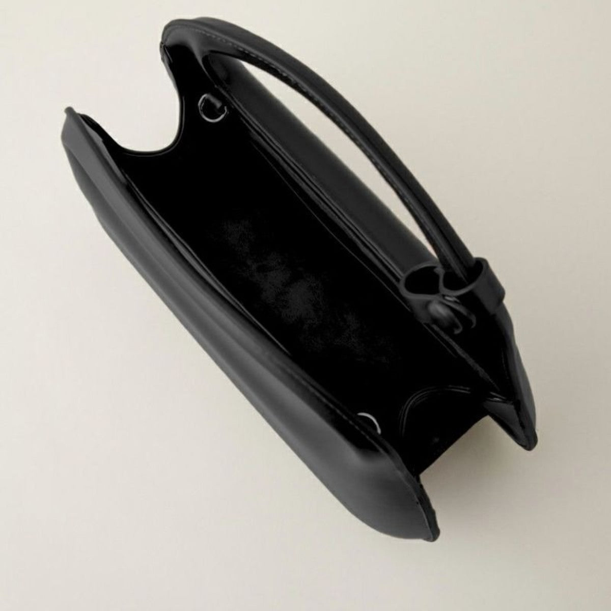 LE VERNIS Poire ornement bag ル・ベルニ ポワール オーナメント バッグ 242-210522【レディース ショルダーバッグ ユニークシルエット おしゃれデザイン 自立バッグ スマホ収納OK 取り外しショルダー 25SS】