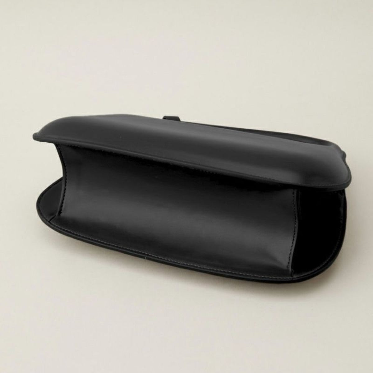 LE VERNIS Poire ornement bag ル・ベルニ ポワール オーナメント バッグ 242-210522【レディース ショルダーバッグ ユニークシルエット おしゃれデザイン 自立バッグ スマホ収納OK 取り外しショルダー 25SS】