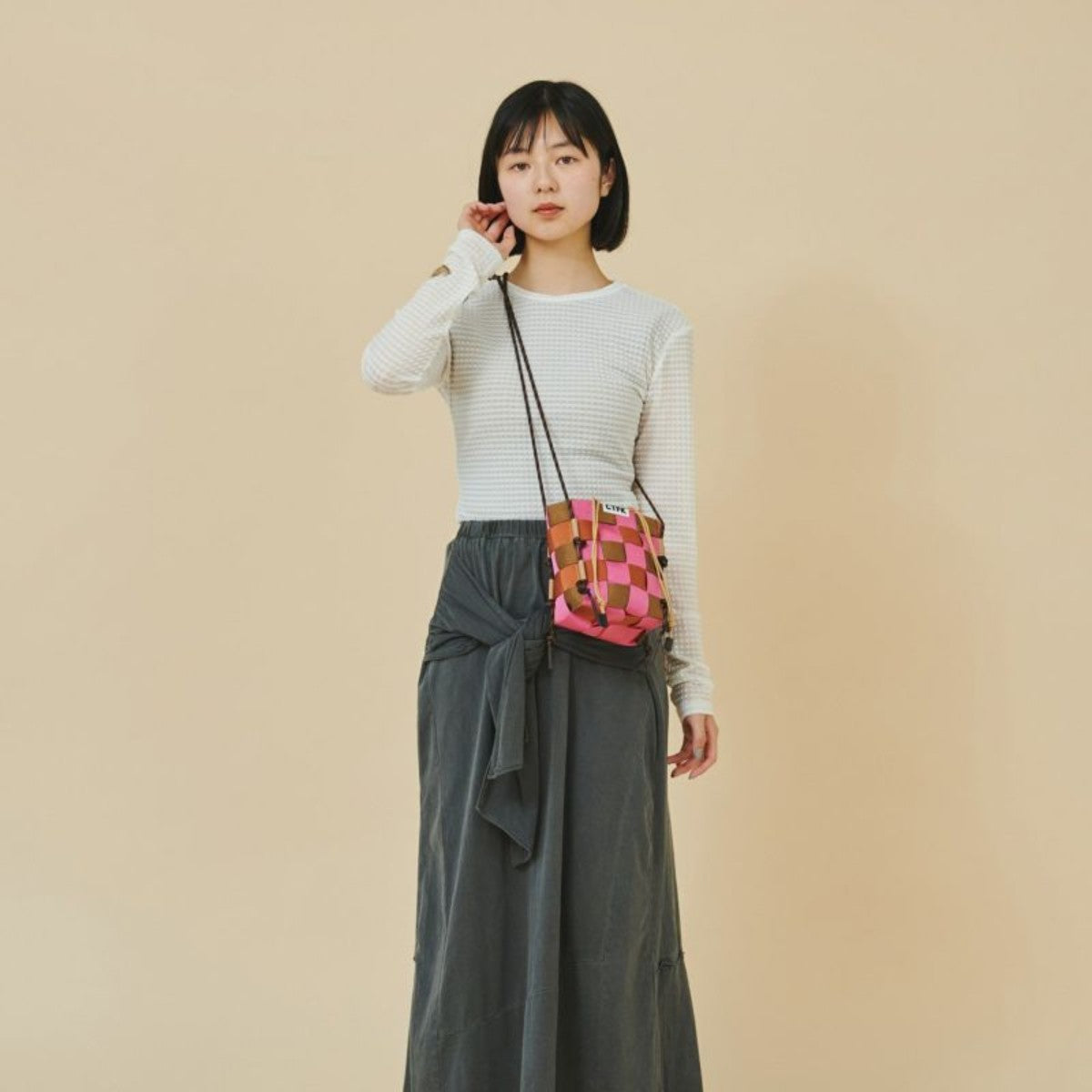 CONTROL FREAK TAPE WOVEN SHOULDER コントロールフリーク テープウーブンショルダー 245-120506【レディース ミニバッグ ショルダーバッグ 巾着 格子状 旅行 25SS】