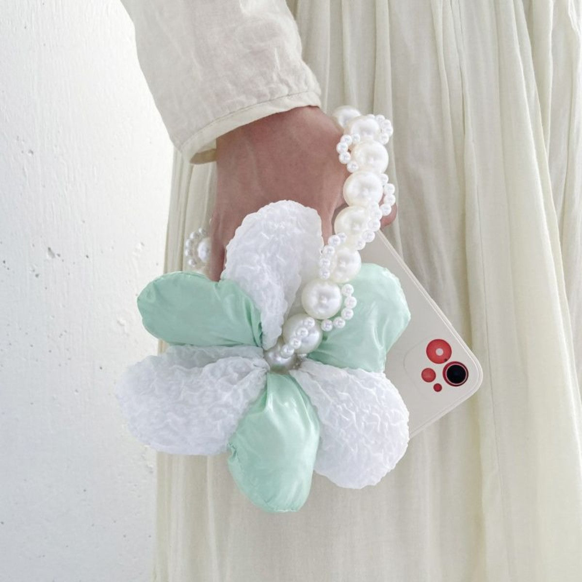 Casselini Puffy Flower Hand Strap | Kinetics/Kinetics WOMEN 公式オンラインストア