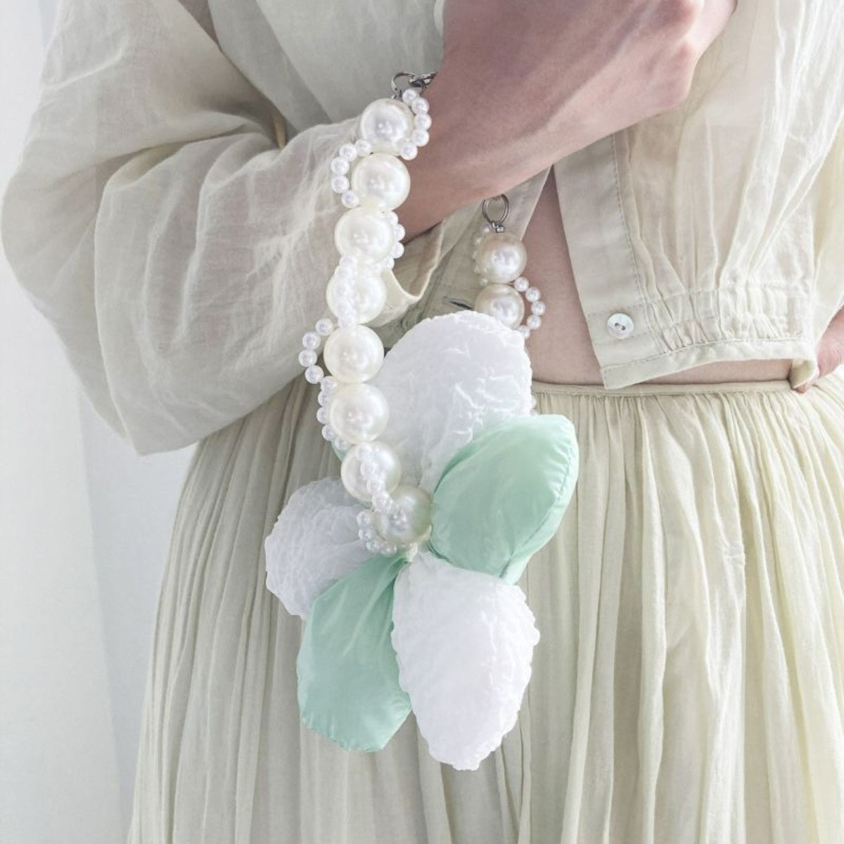Casselini Puffy Flower Hand Strap | Kinetics/Kinetics WOMEN 公式オンラインストア