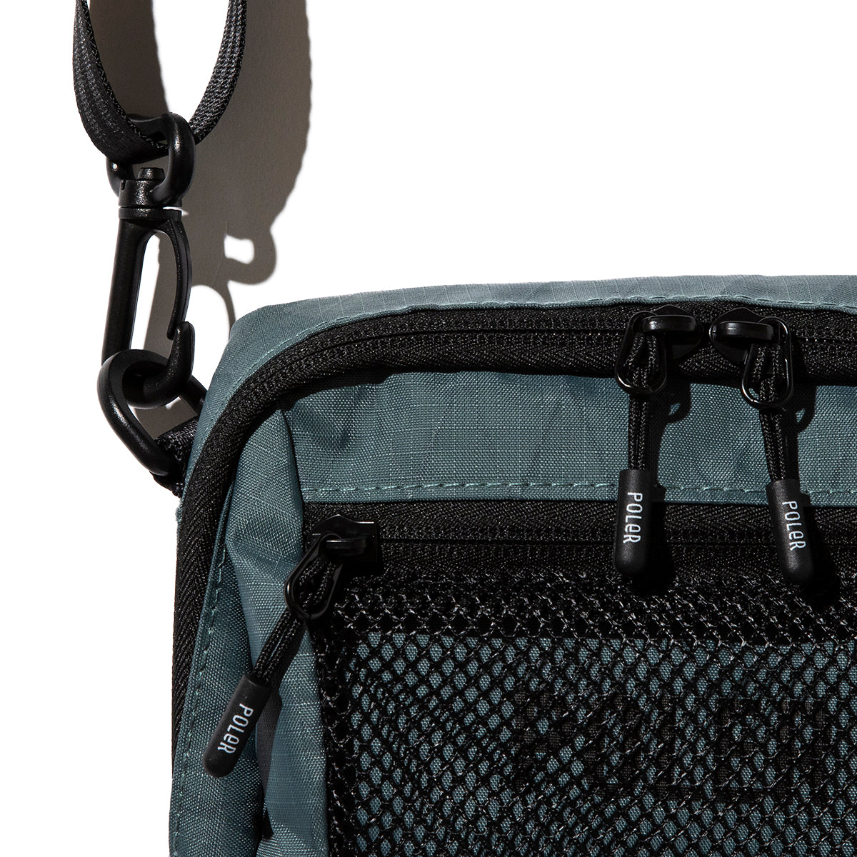 POLER X-CLOTH MINI SHOULDER ポーラー X-クロス ミニショルダー 251MCV0132【メンズ ショルダーバッグ コンパクト ポケット付き 25SS】