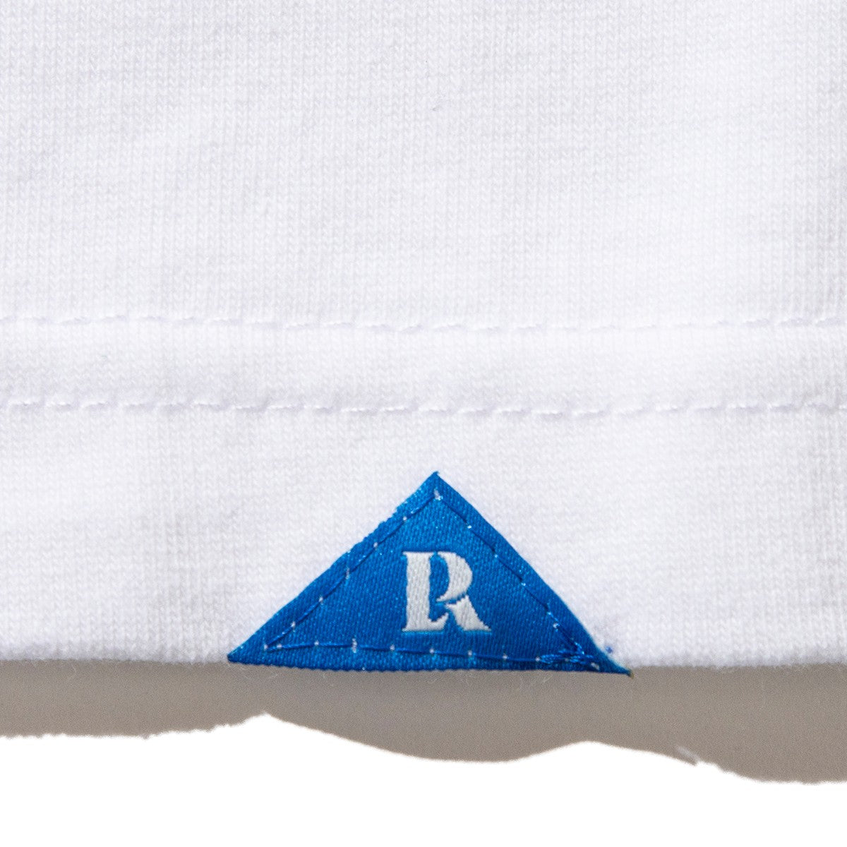 Liberaiders EMBROIDERY TEE for Kinetics リベレイダース エンブロイダリー ティー for キネティクス 766012508【メンズ 別注 半袖Tシャツ 刺繍 25SS】