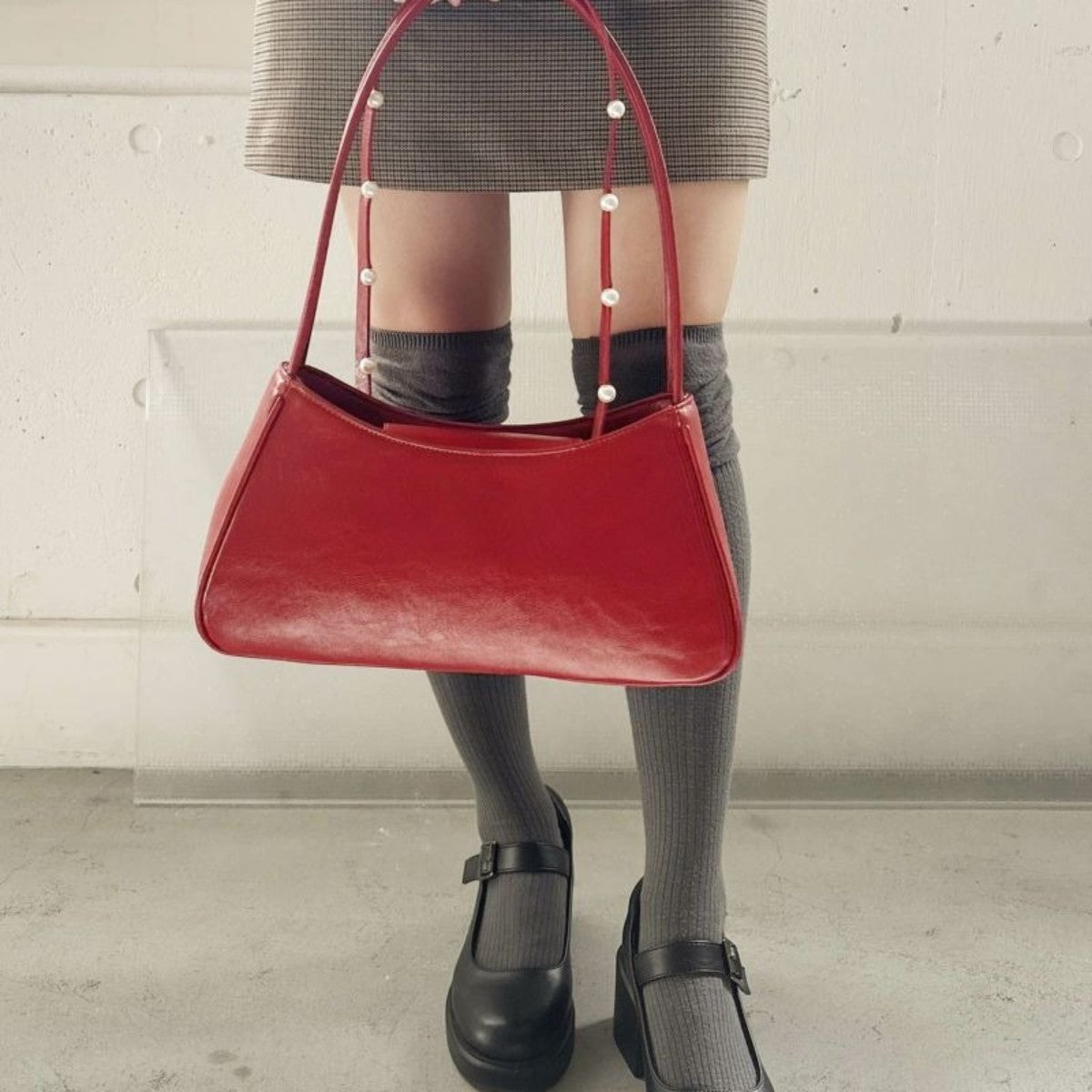 Casselini Shoulder Ribbon Enamel Bag キャセリーニ 肩リボンエナメルバッグ 252-110513【レディース 鞄 ハンドバッグ 光沢感 カジュアル フォーマル 25FW】