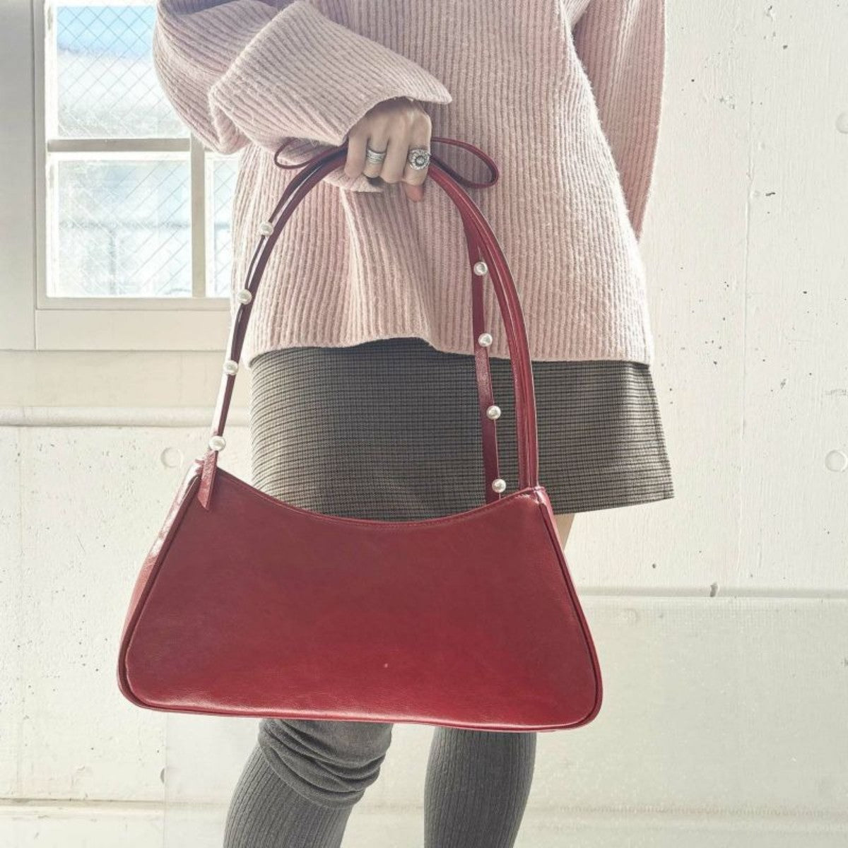 Casselini Shoulder Ribbon Enamel Bag キャセリーニ 肩リボンエナメルバッグ 252-110513【レディース 鞄 ハンドバッグ 光沢感 カジュアル フォーマル 25FW】