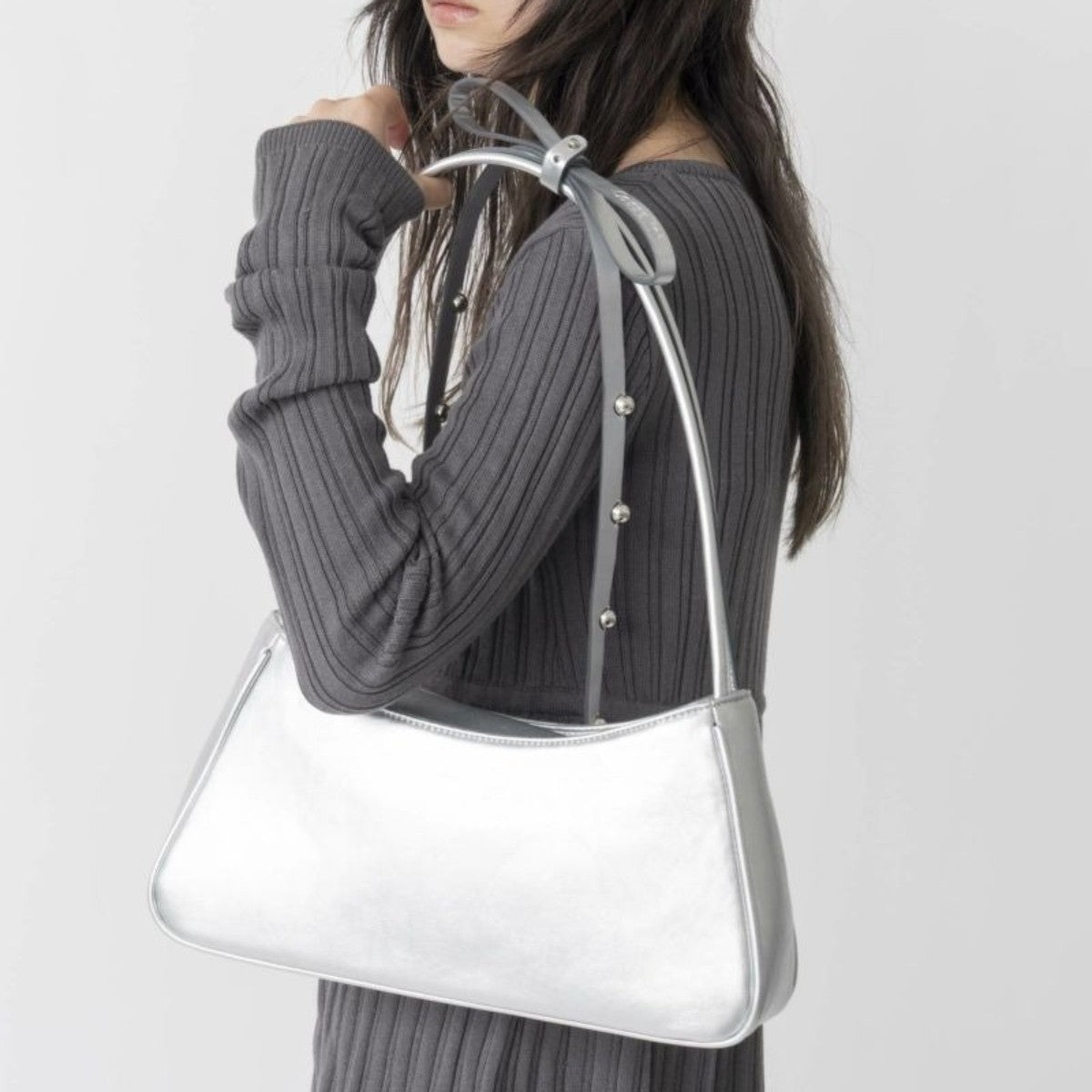 Casselini Shoulder Ribbon Enamel Bag キャセリーニ 肩リボンエナメルバッグ 252-110513【レディース 鞄 ハンドバッグ 光沢感 カジュアル フォーマル 25FW】