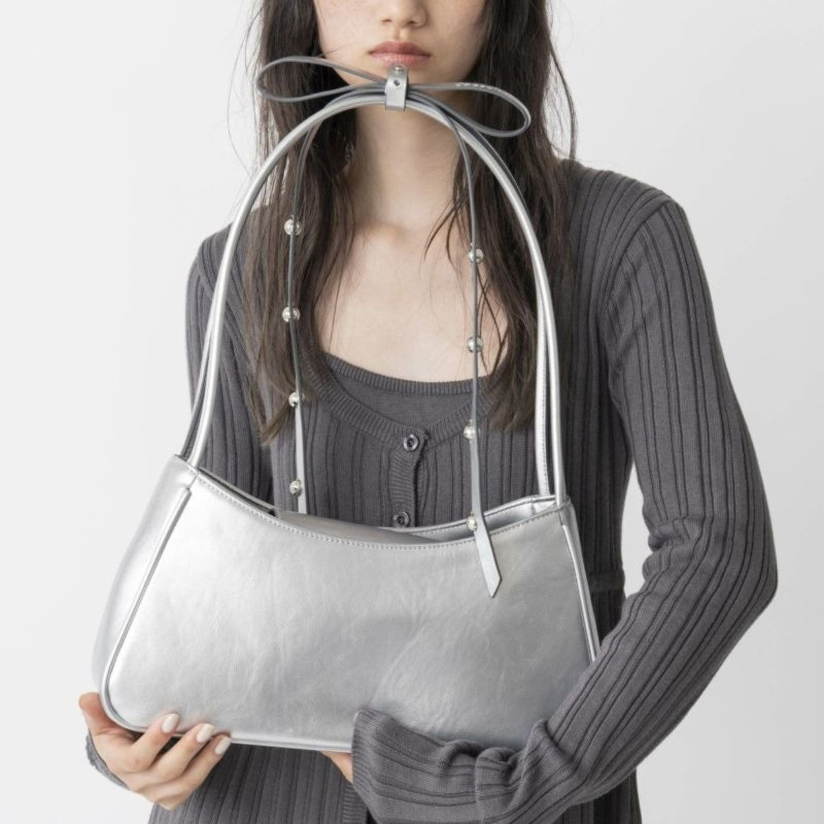 Casselini Shoulder Ribbon Enamel Bag キャセリーニ 肩リボンエナメルバッグ 252-110513【レディース 鞄 ハンドバッグ 光沢感 カジュアル フォーマル 25FW】