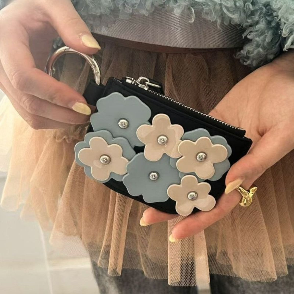 Casselini Flower Motif Coin Case キャセリーニ フラワーモチーフコインケース 252-110607【レディース コインケース カード入れ カラビナ チャーム 25FW】