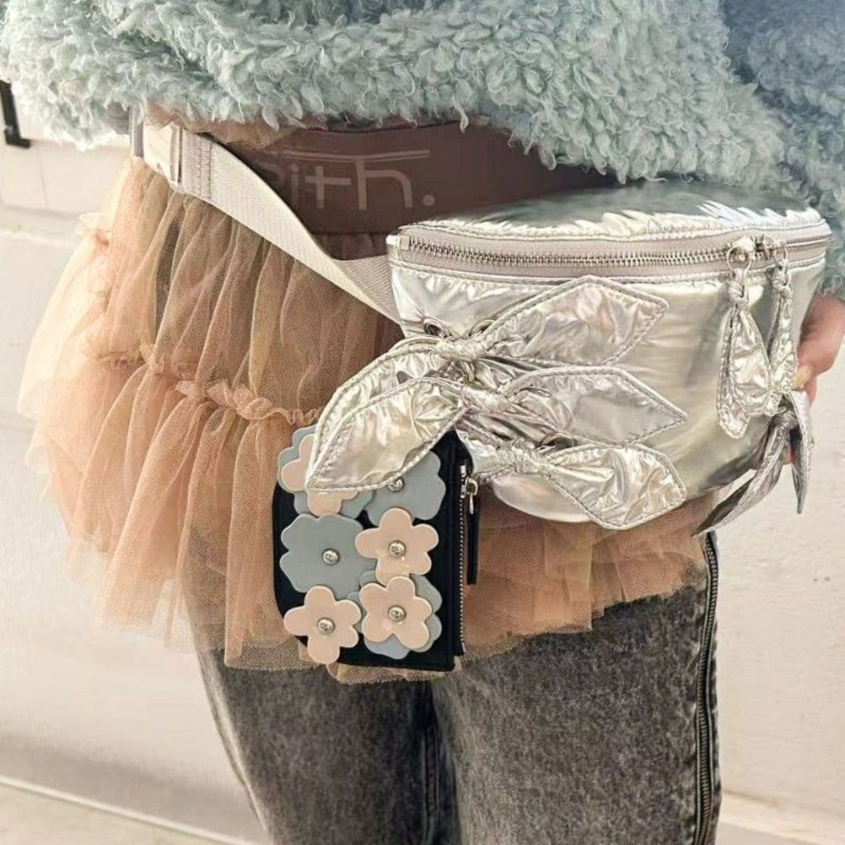 Casselini Flower Motif Coin Case キャセリーニ フラワーモチーフコインケース 252-110607【レディース コインケース カード入れ カラビナ チャーム 25FW】