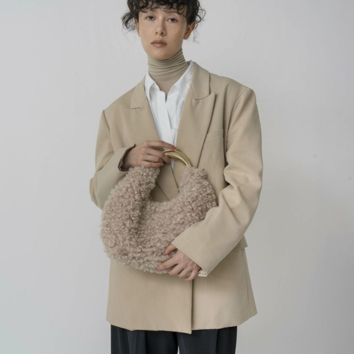 LE VERNIS Sculpture Mou Mini ル・ベルニ スカルプチャー ムー ミニ 252-212519【レディース バッグ ミニ ファー ハンドバッグ 秋冬 レディース 25FW】