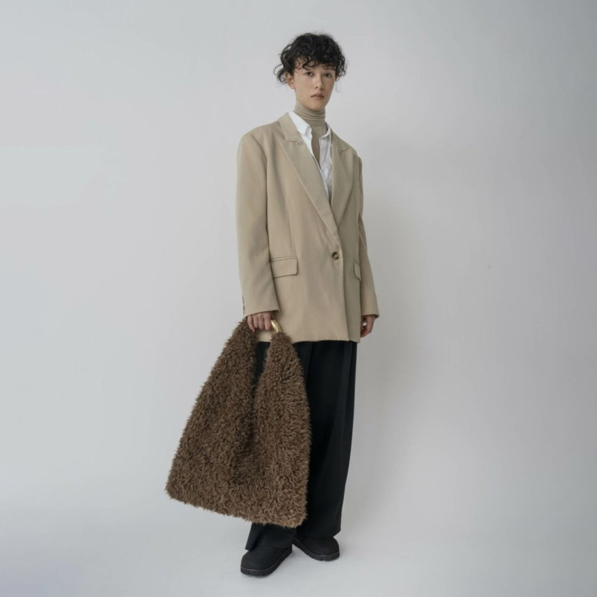 LE VERNIS Sculpture Mou Azuma ル・ベルニ スカルプチャー ムー アズマ 252-212520【レディース バッグ トート ファー 大容量 ハンドバッグ 秋冬 レディース 25FW】