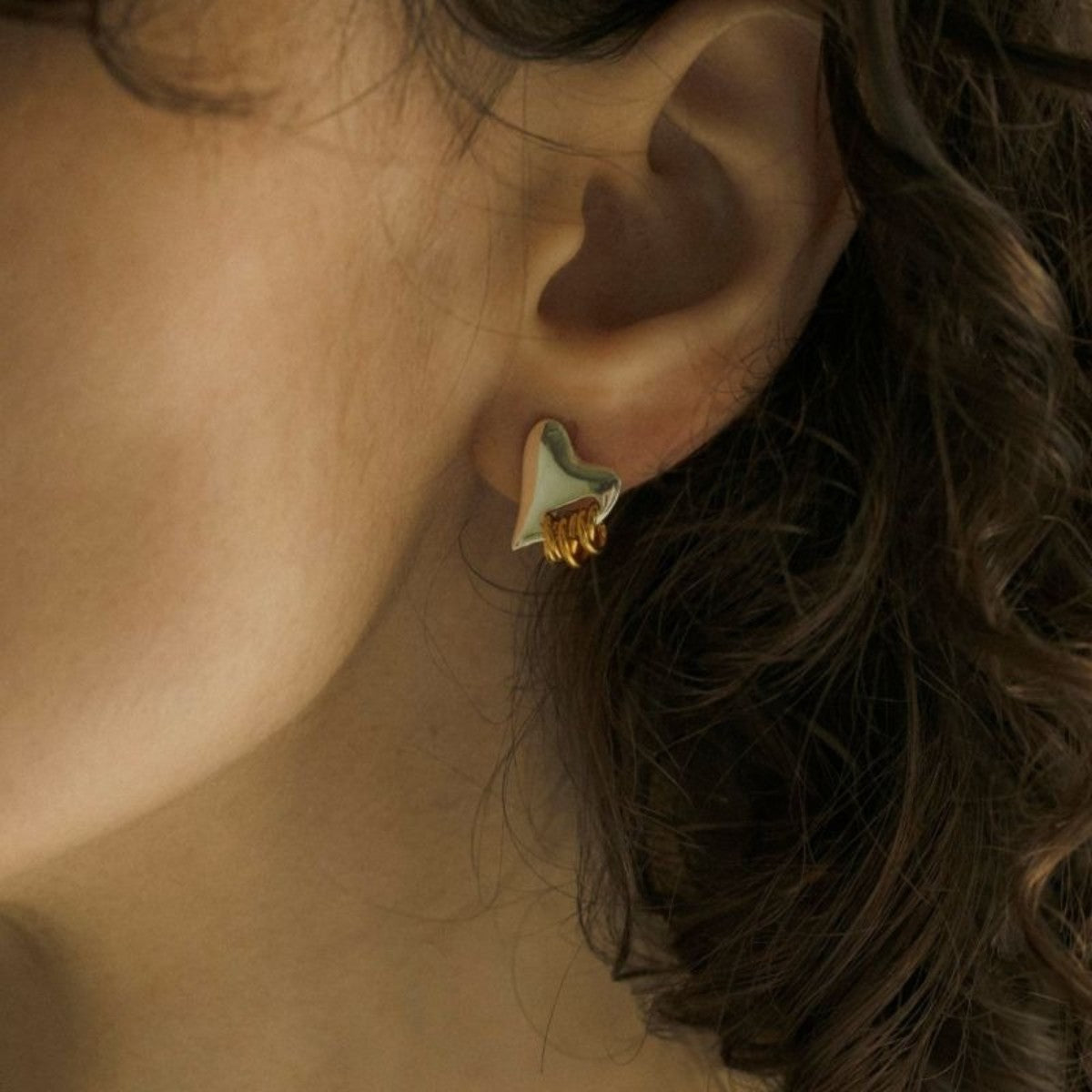 LAPUIS Coil heart pierced earrings ラピュイ コイル ハート ピアス イヤリング 233-220101【レディース ピアス イヤリング ハート 25FW】