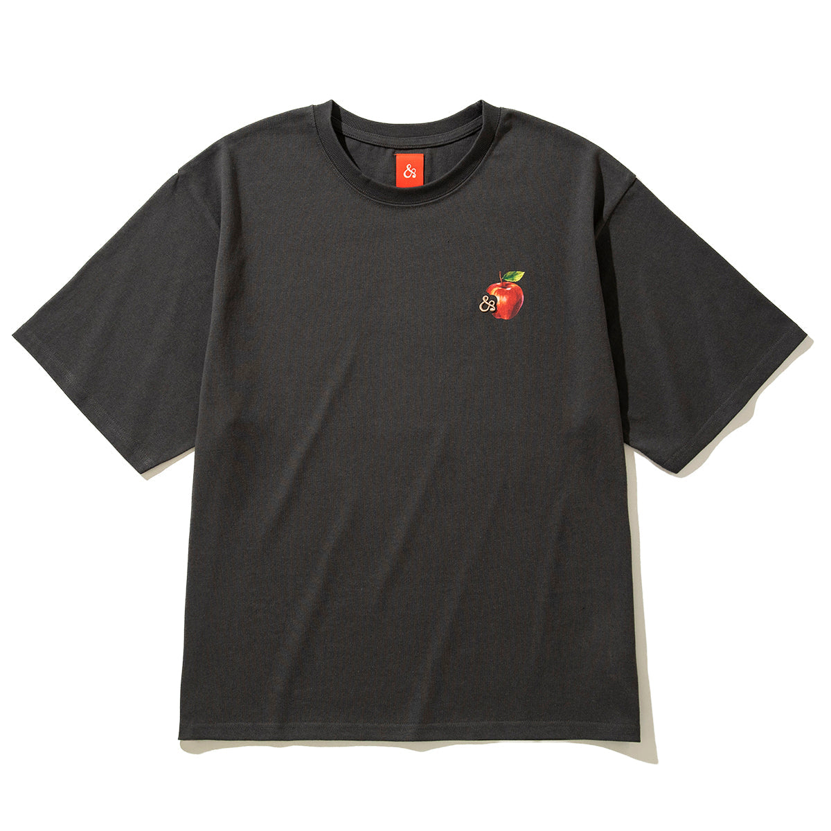 &RSON VACATION APPLE T-SHIRT アンダーソン バケーション アップルTシャツ 2505-AND-CTS0007【メンズ レディース 半袖 レトロポップ ユニセックス 25SS】