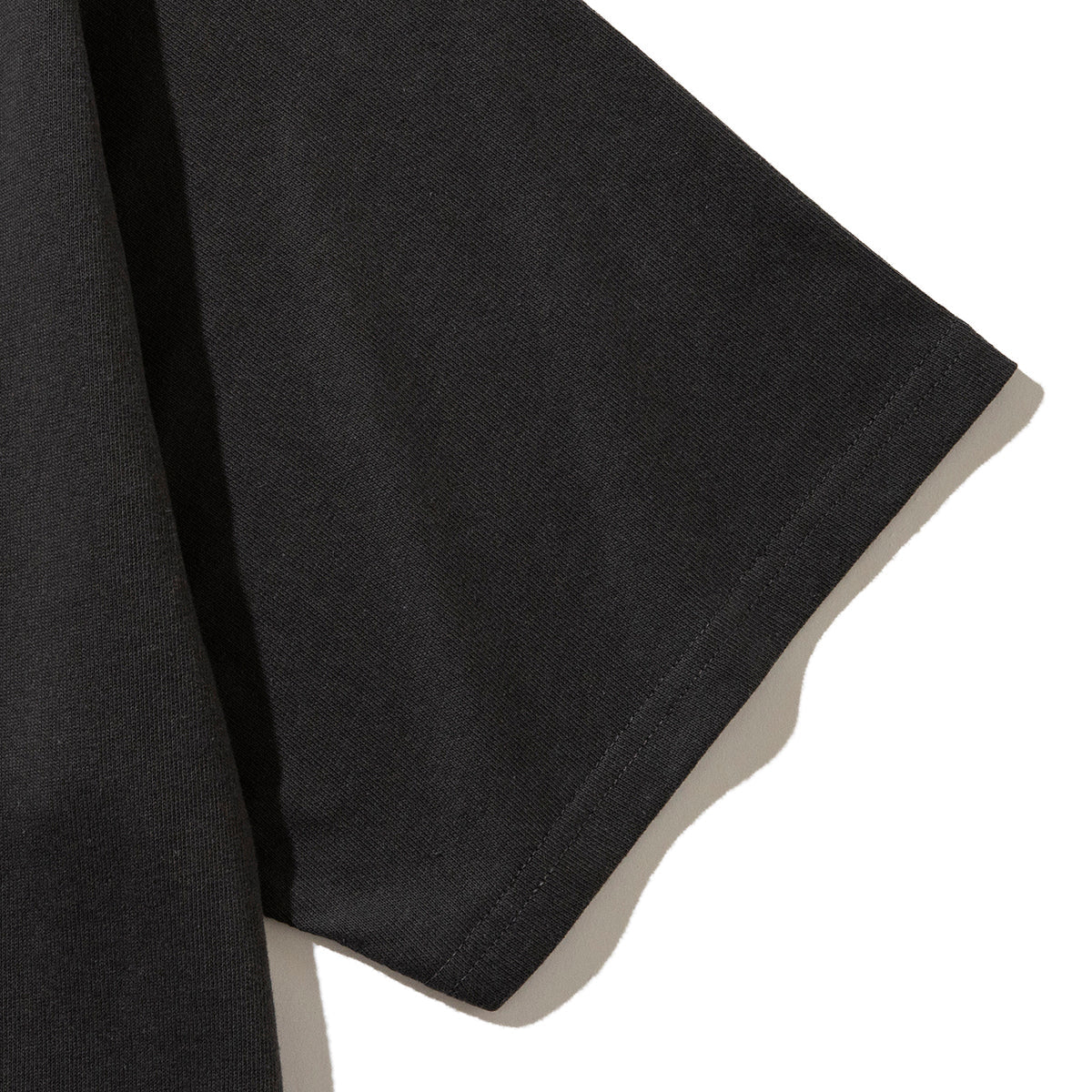 &RSON VACATION APPLE T-SHIRT アンダーソン バケーション アップルTシャツ 2505-AND-CTS0007【メンズ レディース 半袖 レトロポップ ユニセックス 25SS】