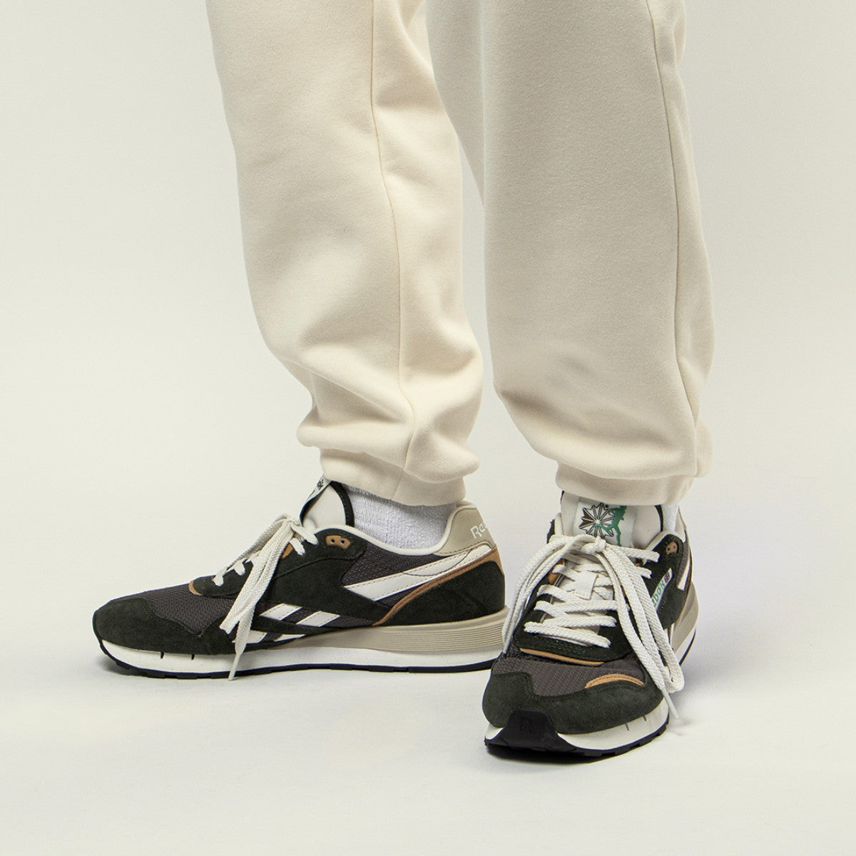 Reebok CLASSIC NYLON 89 リーボック クラシックナイロン 89 100242204【メンズ スニーカー シューズ ランニングスタイル スウェード 25FW】