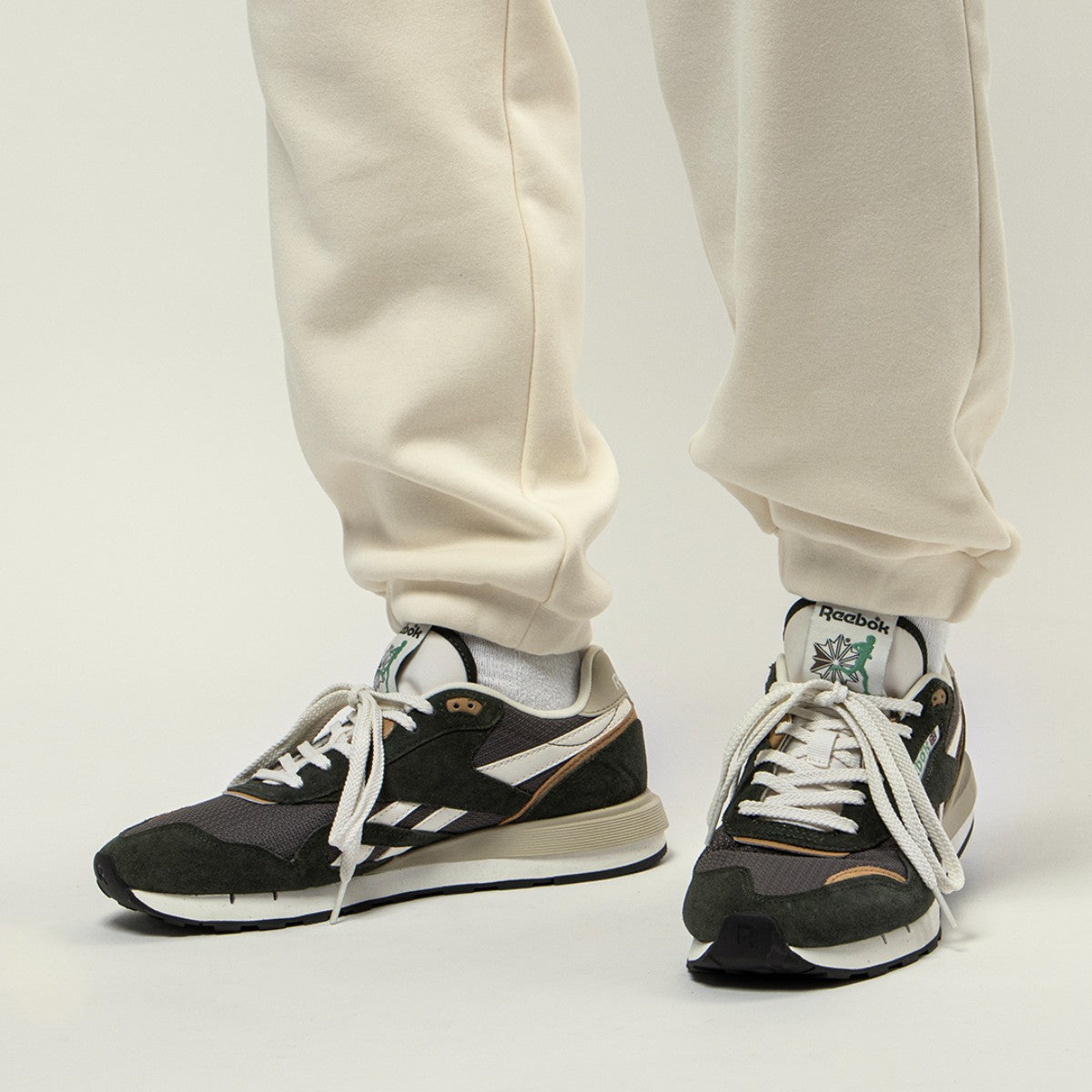 Reebok CLASSIC NYLON 89 リーボック クラシックナイロン 89 100242204【メンズ スニーカー シューズ ランニングスタイル スウェード 25FW】