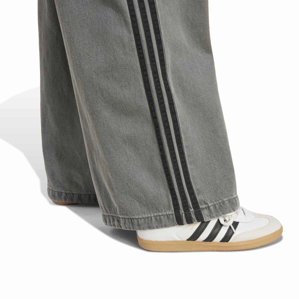 adidas Originals ADICOLOR FIREBIRD OVERSIZED DENIM PANT アディダスオリジナルス アディカラー デニム Adilenium パンツ SW220【レディース デニムパンツ ルーズフィット デイリーユーズ 25FW】