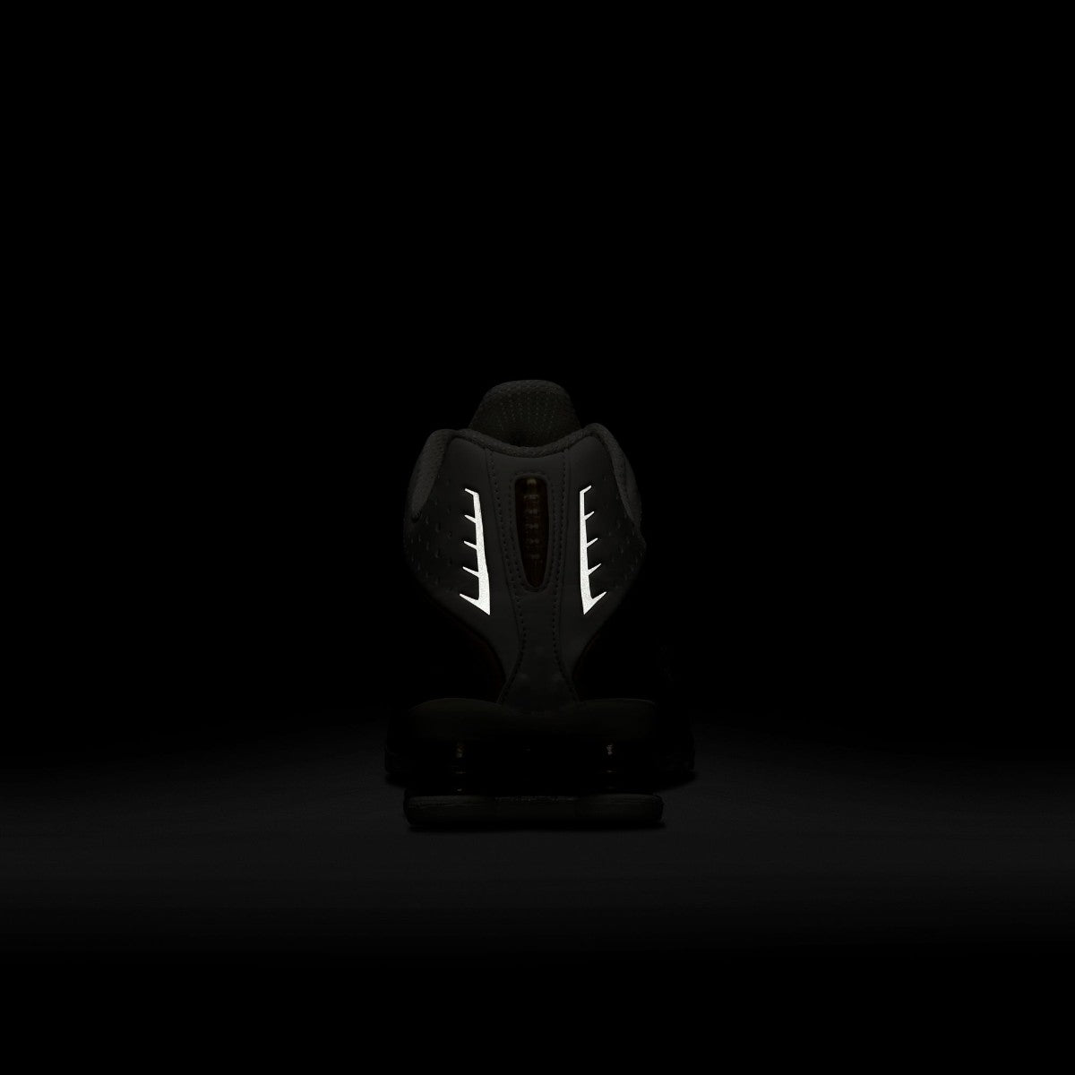 Wmns Shox R4