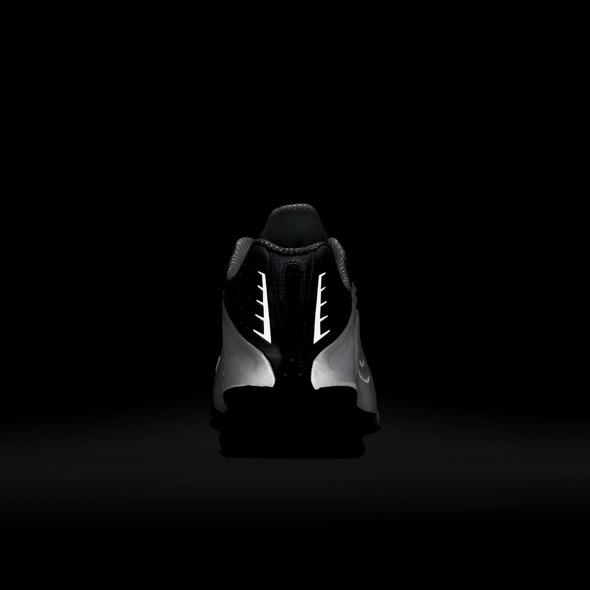 Wmns Shox R4
