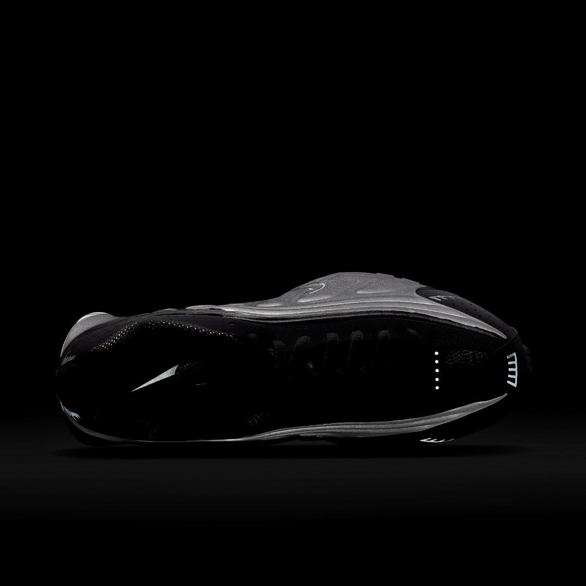 Wmns Shox R4