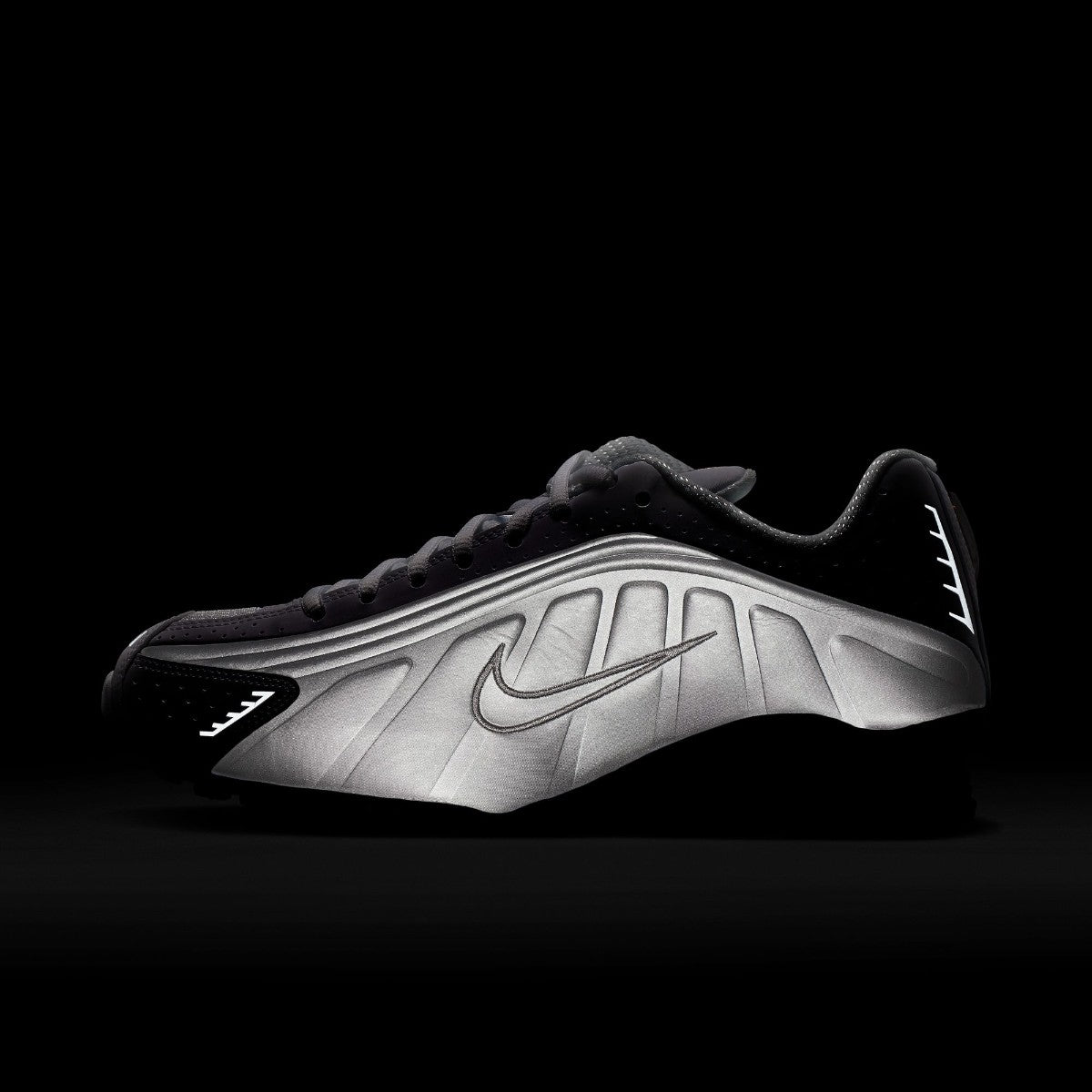 Wmns Shox R4
