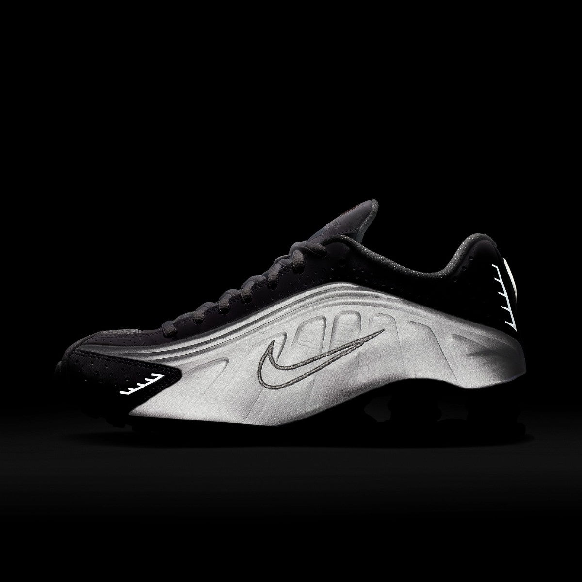 Wmns Shox R4