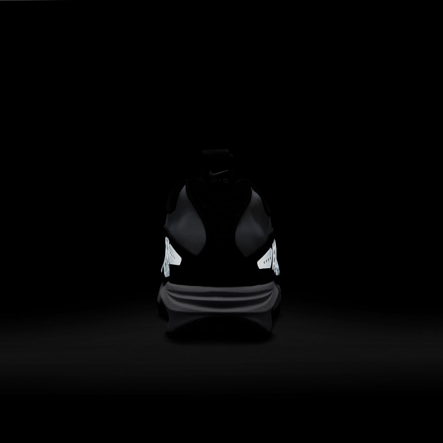 NIKE Wmns Air Max SNDR ナイキ ウィメンズ エア マックス SNDR FZ2068-100【メンズ スニーカー シューズ 25FW】