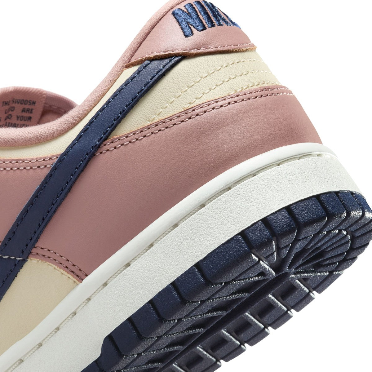 Wmns Dunk Low SE