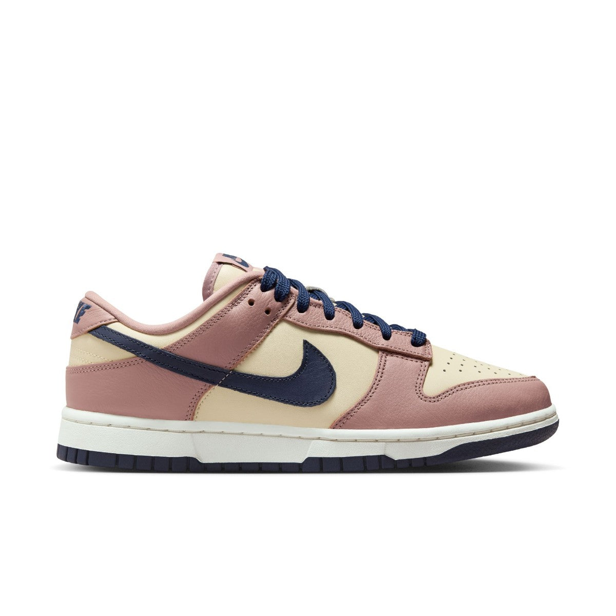 Wmns Dunk Low SE