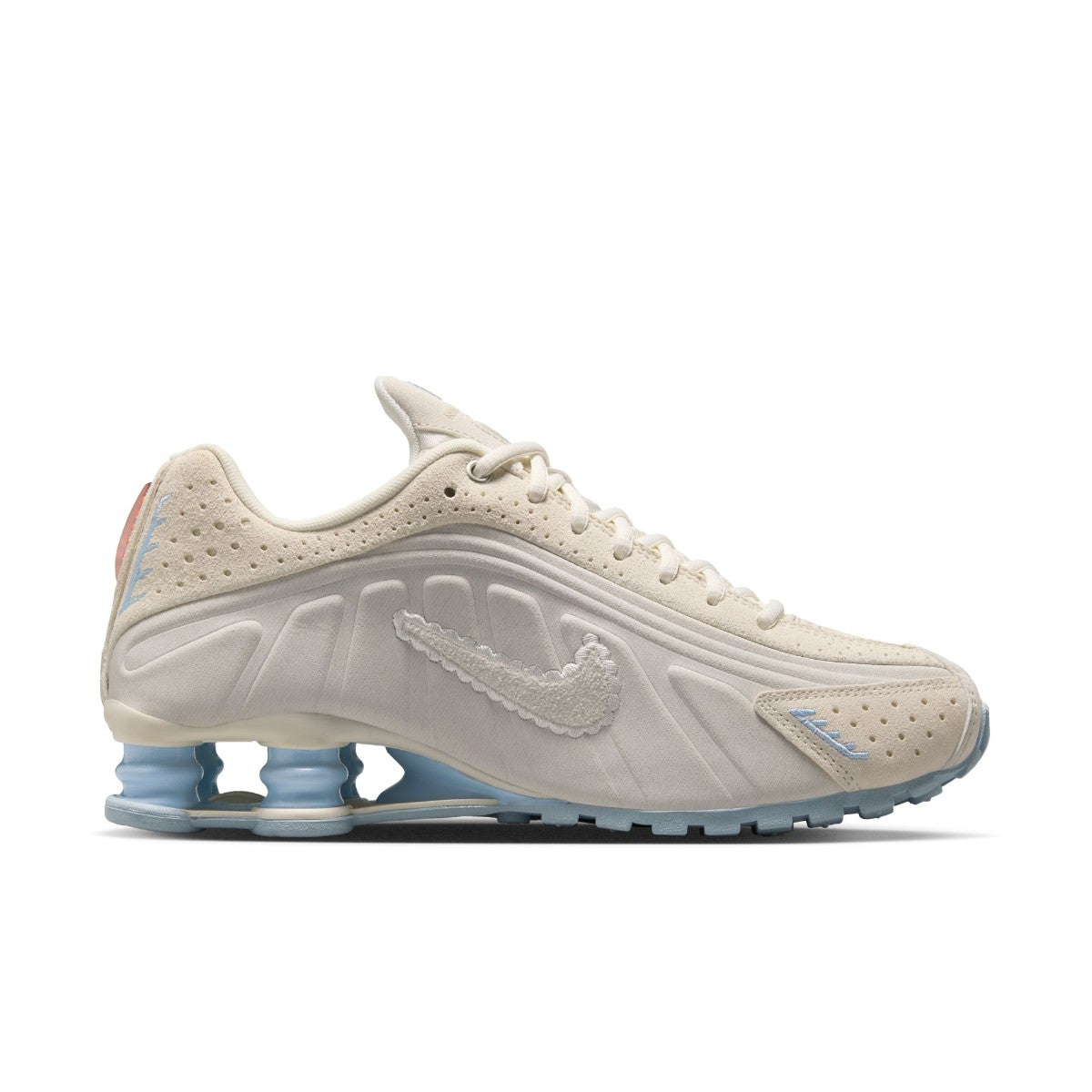 NIKE Wmns Shox R4 SE ナイキ ウィメンズ ショックス R4 SE IH3572-110【レディース スニーカー ローカット クッション性 レディース 25FW】