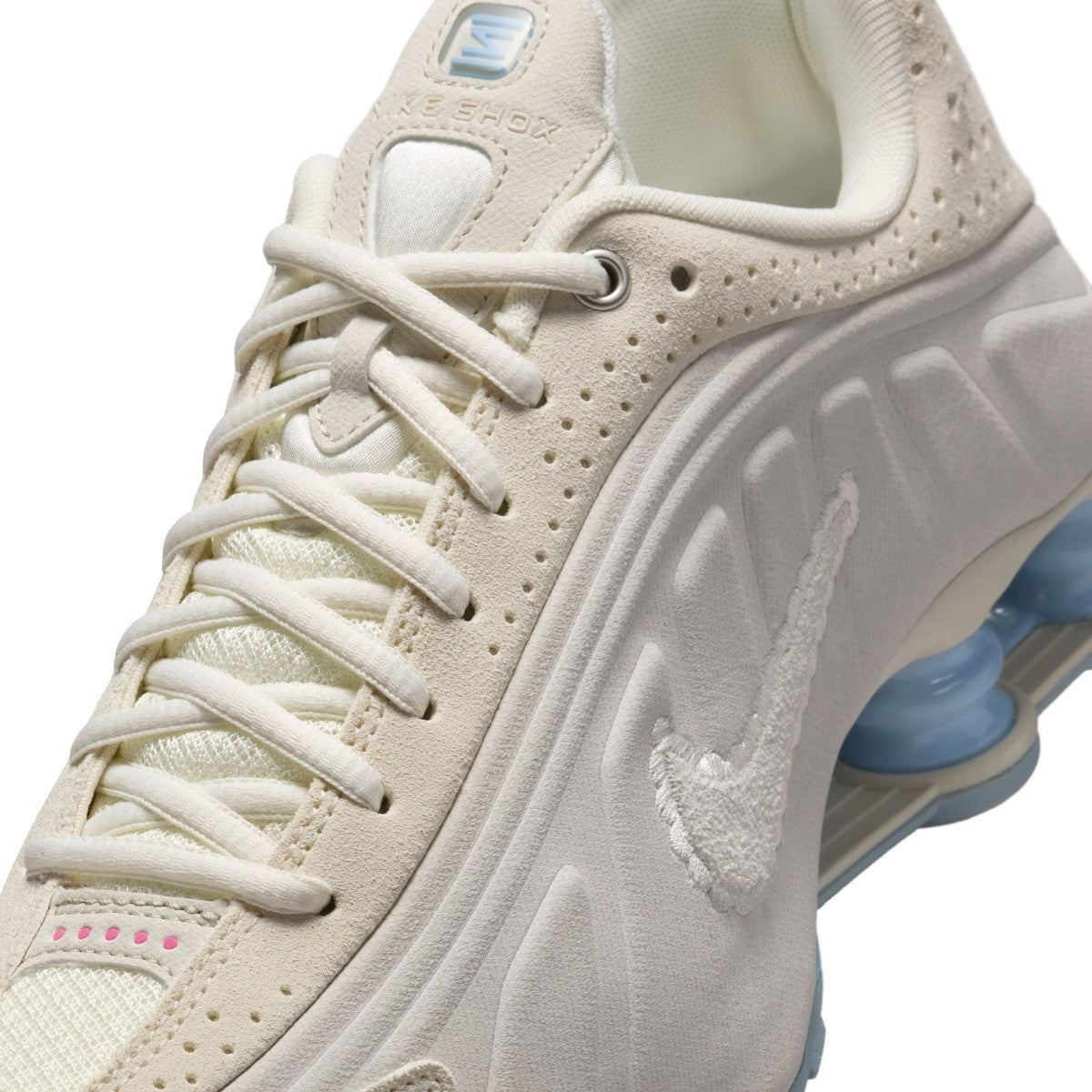 NIKE Wmns Shox R4 SE ナイキ ウィメンズ ショックス R4 SE IH3572-110【レディース スニーカー ローカット クッション性 レディース 25FW】