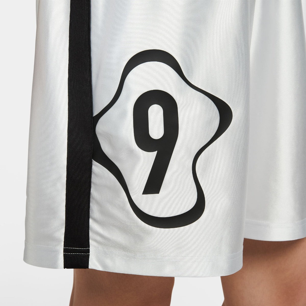 NIKE Women's NSW Mid-Rise Oversized Mesh Shorts ナイキ ウィメンズ NSW ミッドライズ オーバーサイズド メッシュ ショートパンツ II1943【レディース ショートパンツ スポーツウェア メッシュ素材 オーバーサイズ 吸汗速乾 洗濯機OK 25FW】