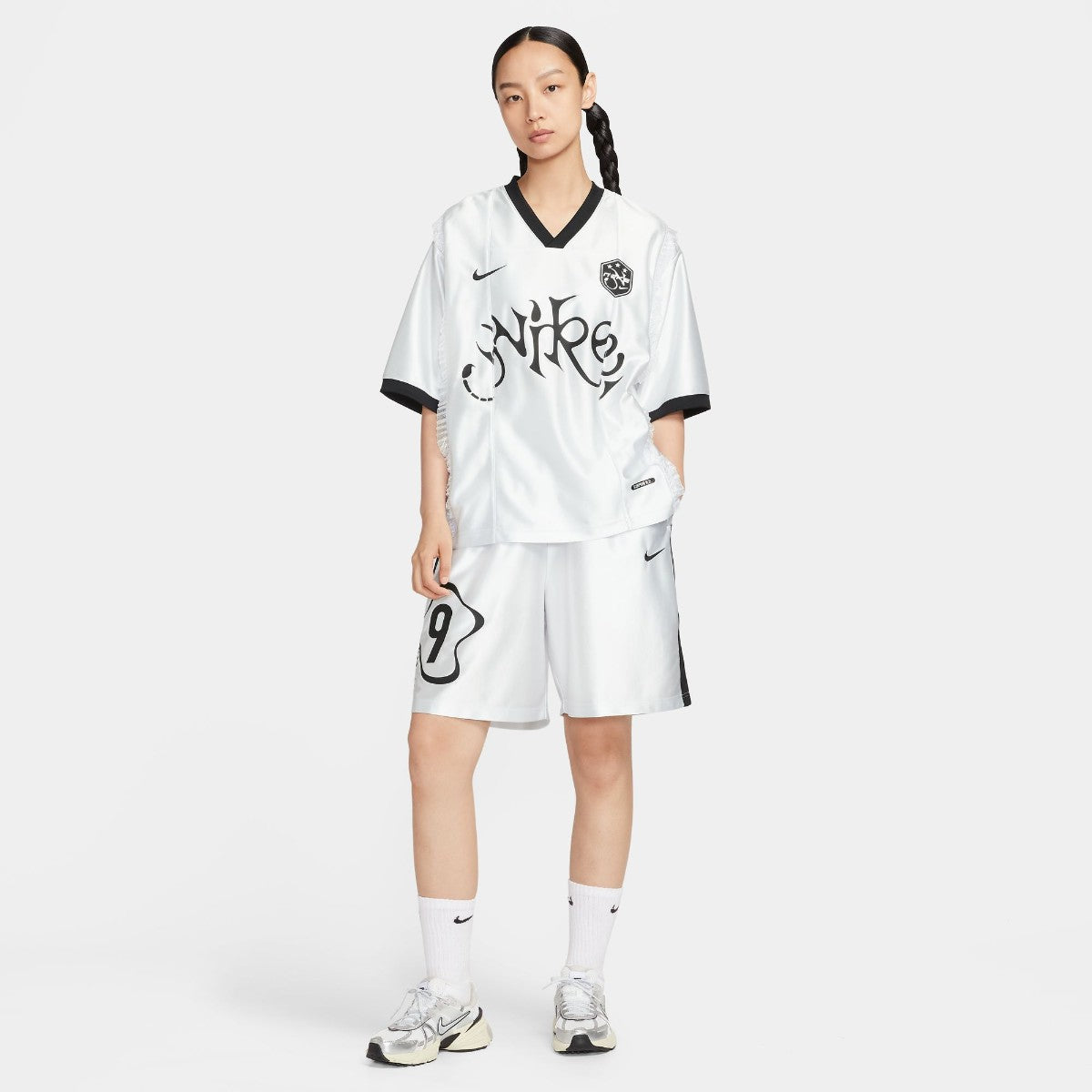 NIKE Women's NSW Mid-Rise Oversized Mesh Shorts ナイキ ウィメンズ NSW ミッドライズ オーバーサイズド メッシュ ショートパンツ II1943【レディース ショートパンツ スポーツウェア メッシュ素材 オーバーサイズ 吸汗速乾 洗濯機OK 25FW】