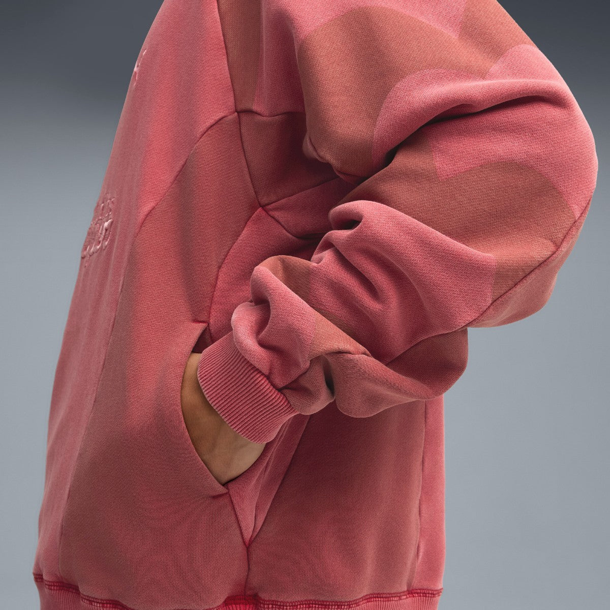 PUMA PUMA x KIDSUPER CREW プーマ プーマ x キッドスーパー クルー 632364【メンズ トップス クルーネック オーバーサイズ スポーツウェア コラボ 25FW】