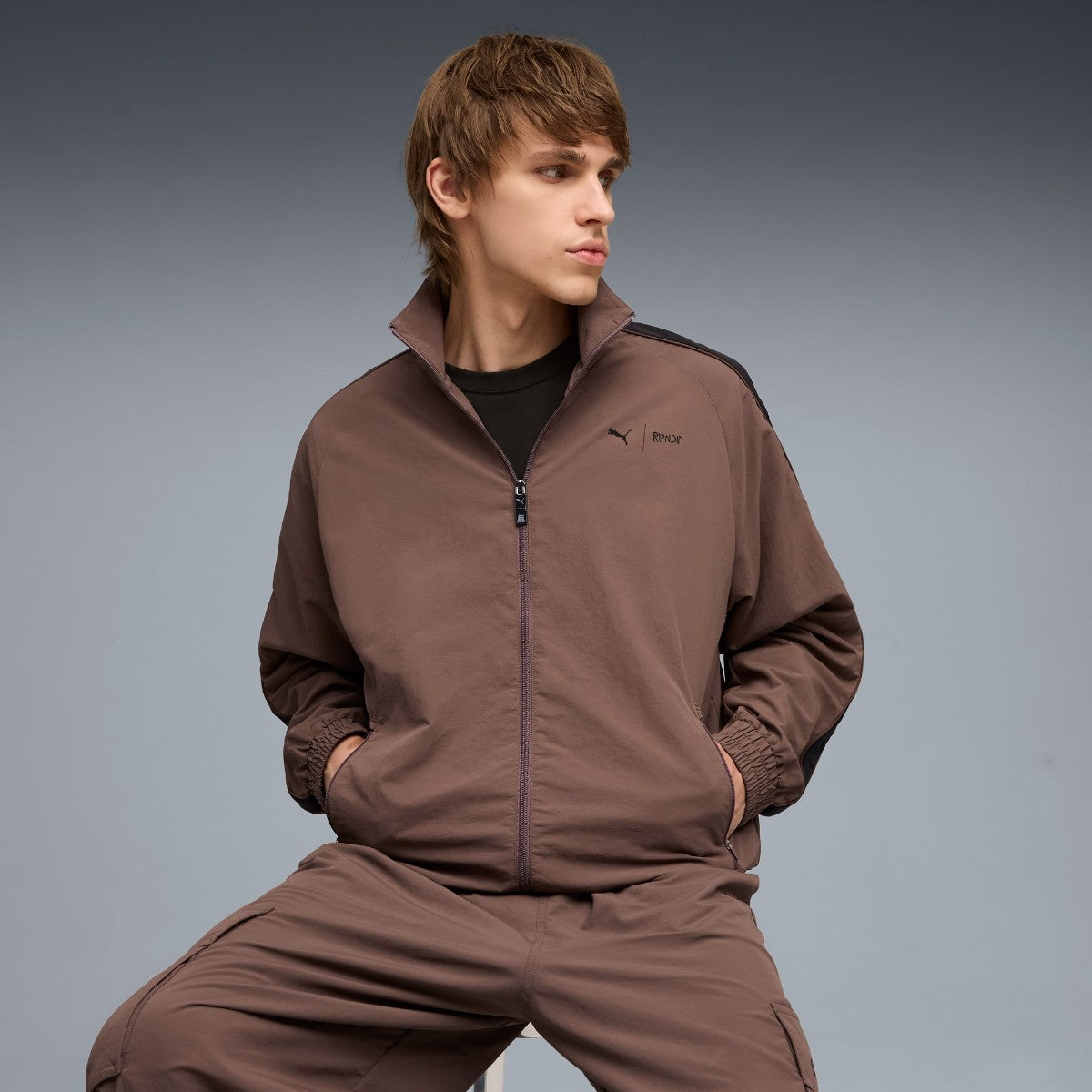 PUMA PUMA x RIPNDIP T7 OVERSIZED TRACK JACKET プーマ PUMA x RIPNDIP T7 オーバーサイズド トラック ジャケット 632418【メンズ トラックジャケット ジップアップ リサイクル素材 オーバーサイズ スポーツミックス コラボ 25FW】