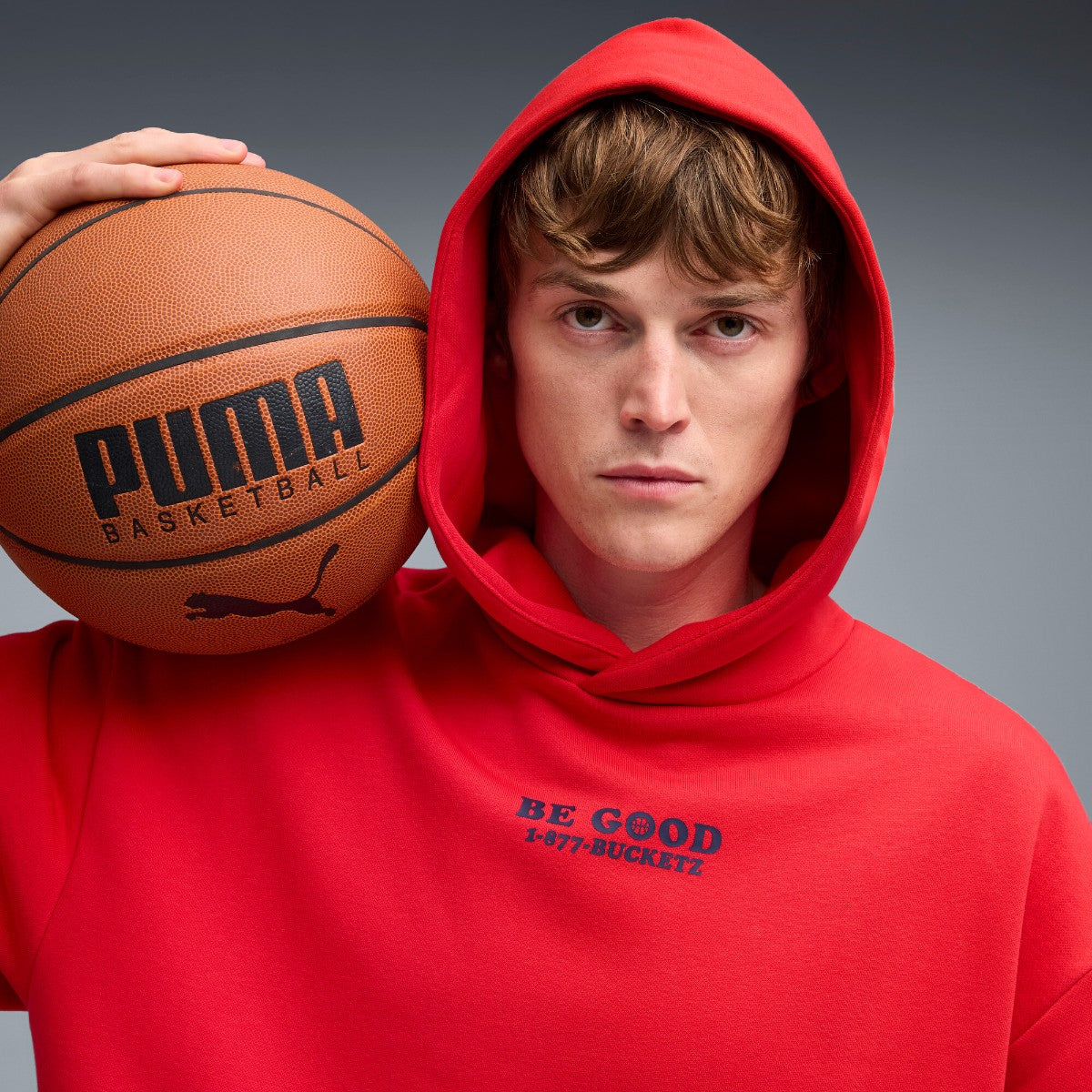 PUMA HOOPS x E.T. HOODIE プーマ HOOPS x E.T. フーディ 633101【メンズ パーカー グラフィック 映画 コラボ 25FW】