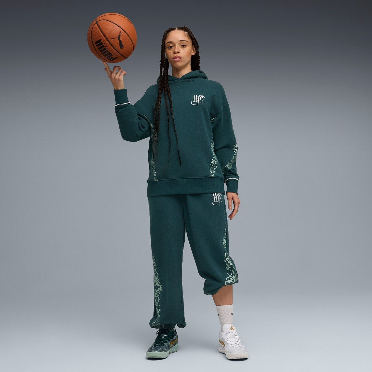 PUMA HOOPS X HARRY POTTER HOODIE プーマ フーブス×ハリーポッター フーディ 633108-01【レディース フード付きパーカー バスケットボールウェア コラボ 25FW】