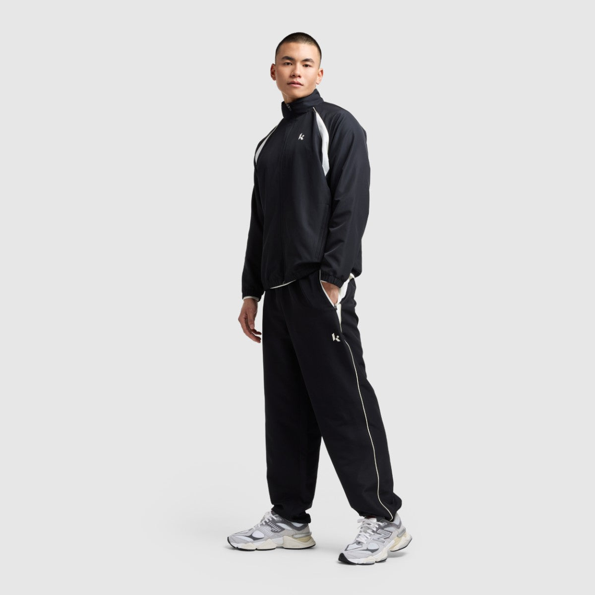 New Balance Klutch Men's Woven Track Jacket ニューバランス クラッチ ウーブン トラック ジャケット MJ53616【メンズ 速乾性 スポーティー トレーニング ウーブン ナイロン ジップ ジャケット 25FW】