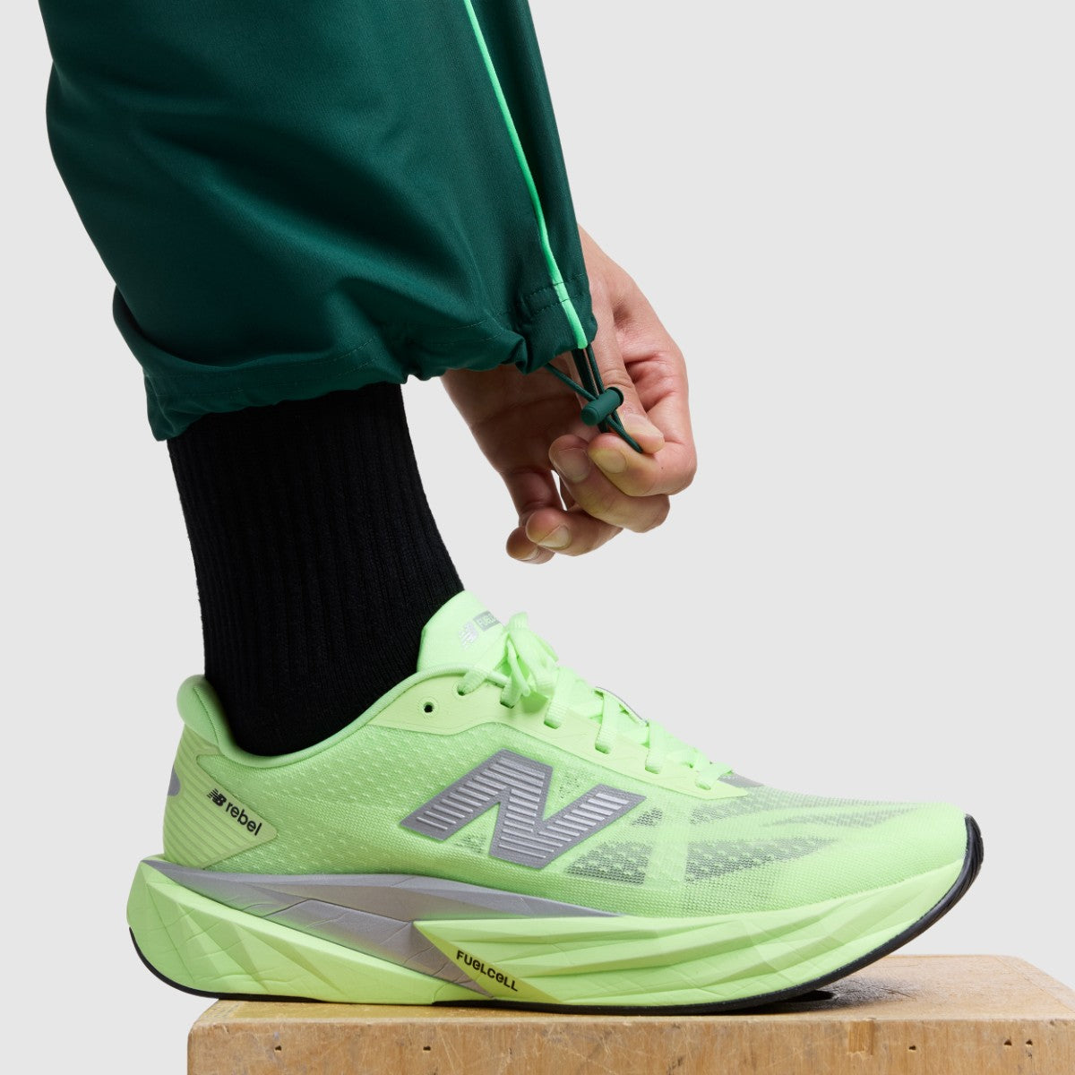 New Balance Klutch Men's Woven Track Pant ニューバランス クラッチ ウーブン トラック パンツ MP53615【メンズ 速乾性 トレーニング ウーブン パンツ ジップ ポケット スポーティー 25FW】