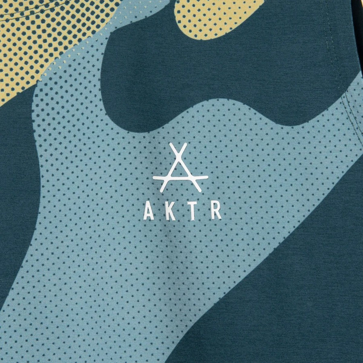 AKTR FREE MOTION SLEEVELESS SP SHIRTS アクター フリー モーション スリーブレス SP シャツ 225-002001【メンズ ノースリーブTシャツ グラフィック ストレッチ性 速乾性 25FW】