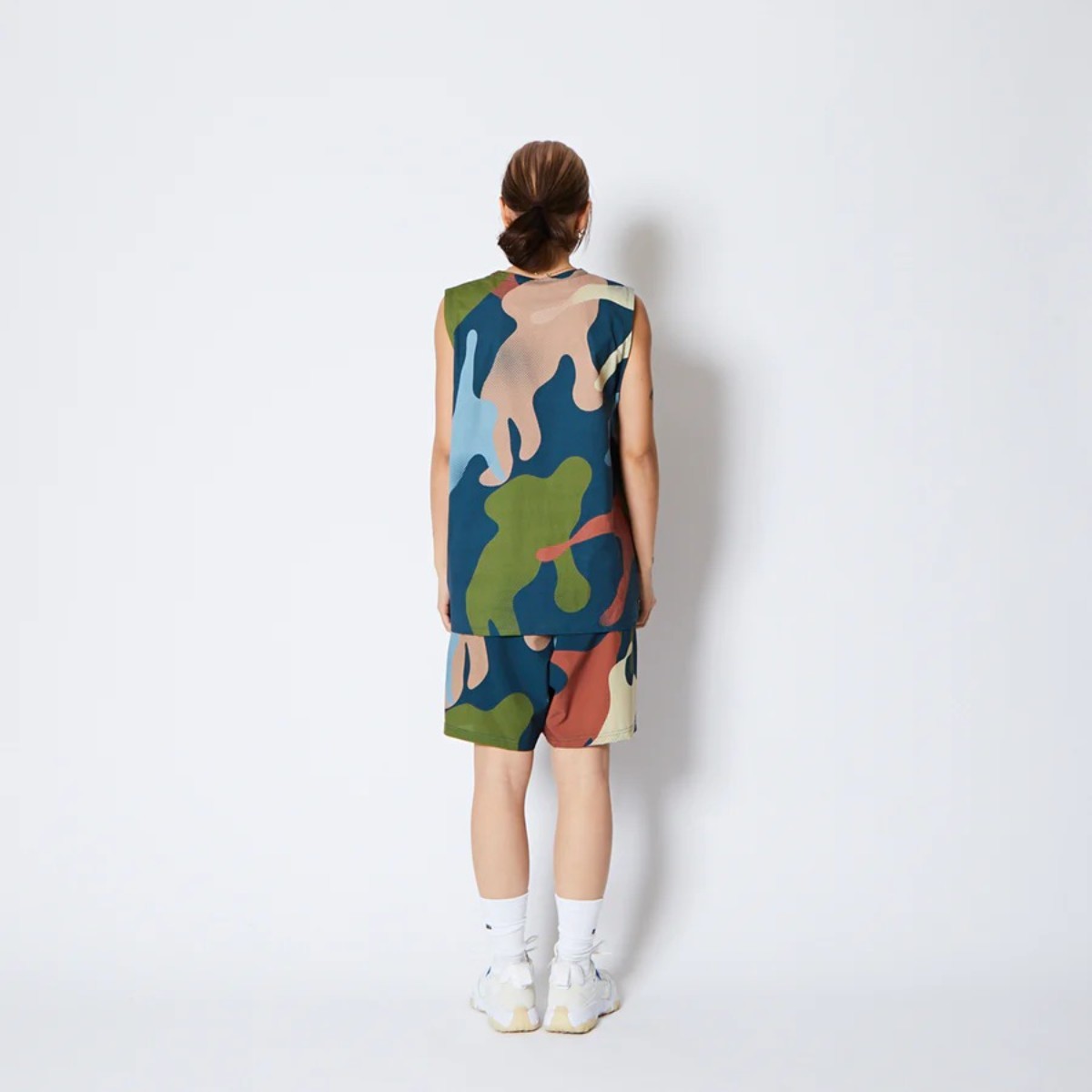 AKTR FREE MOTION SLEEVELESS SP SHIRTS アクター フリー モーション スリーブレス SP シャツ 225-002001【メンズ ノースリーブTシャツ グラフィック ストレッチ性 速乾性 25FW】