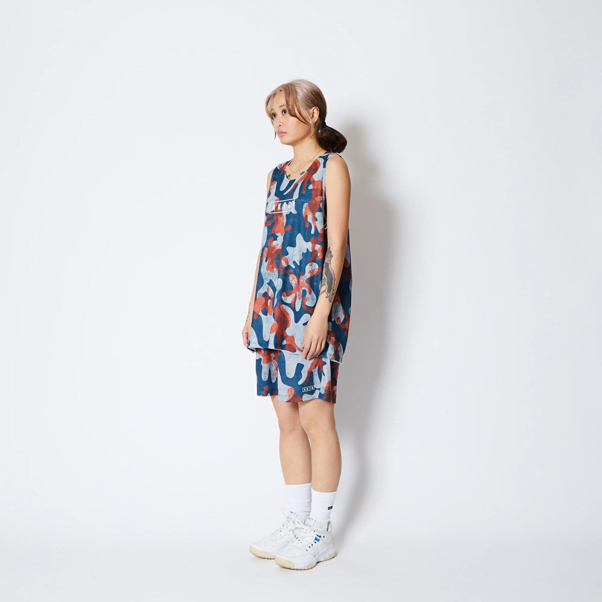 AKTR PLAY CAMO REVERSIBLE TANK アクター プレイ カモ リバーシブル タンク 225-011001【メンズ トップス タンクトップ リバーシブル 総柄 25FW】