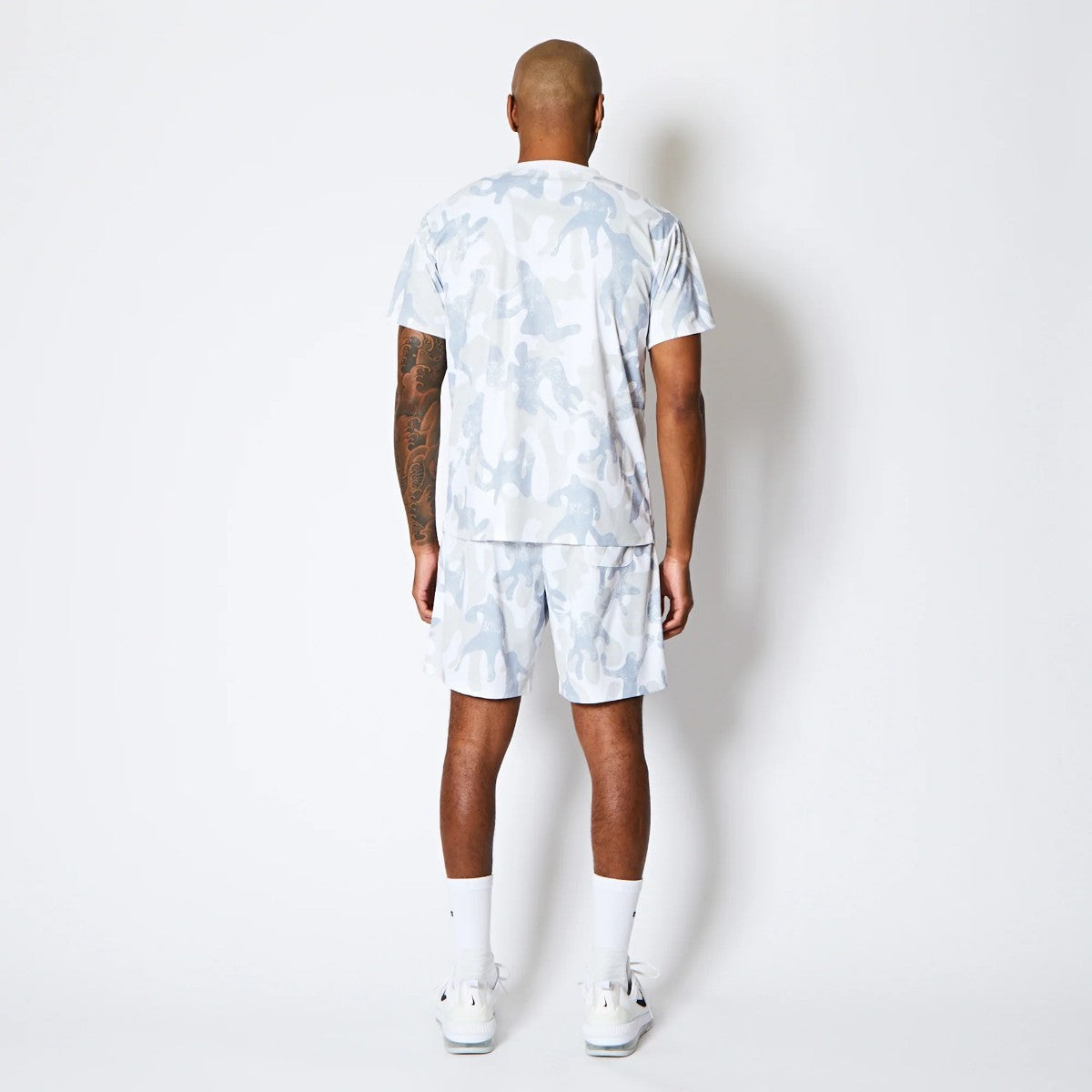 AKTR PLAY CAMO AKTR LOGO SPORTS TEE アクター プレイ カモ アクター ロゴ スポーツ Tシャツ 225-012005【メンズ トップス Tシャツ 半袖 カモフラージュ 総柄 25FW】