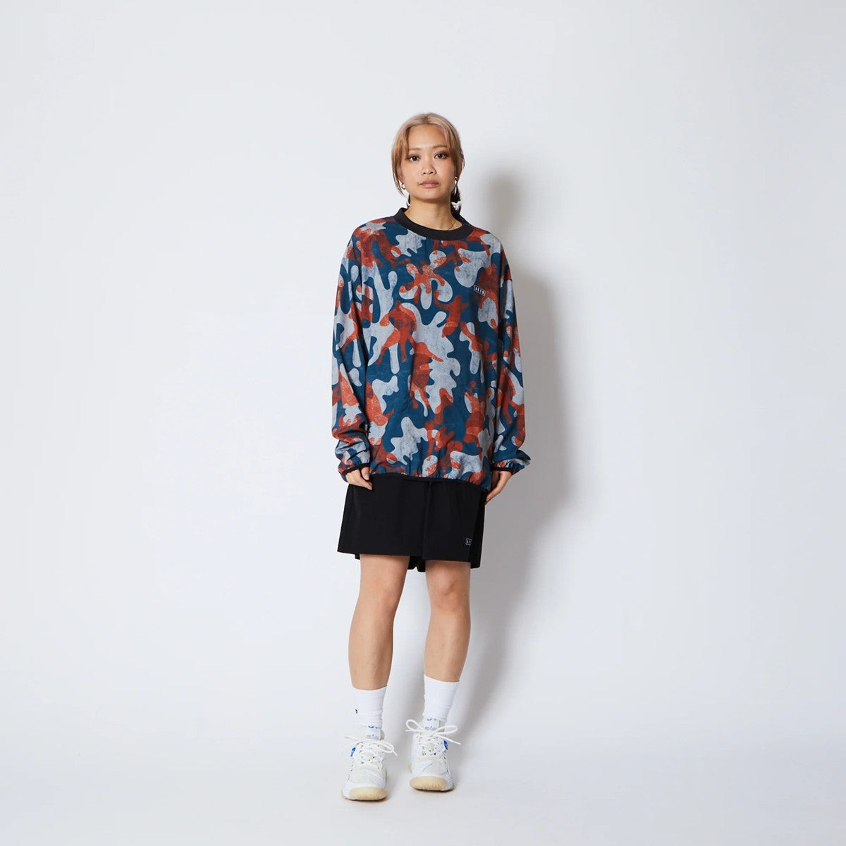 AKTR PLAY CAMO PULLOVER SHTG SHIRTS アクター プレイ カモ プルオーバー シューティング シャツ 225-021010【メンズ 長袖 シャツ カットソー カモフラージュ バスケットボール 吸汗速乾 25FW】
